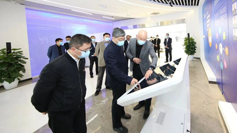 姜德義一行調研國創中心：加強科技創新 助力民族汽車工業發展